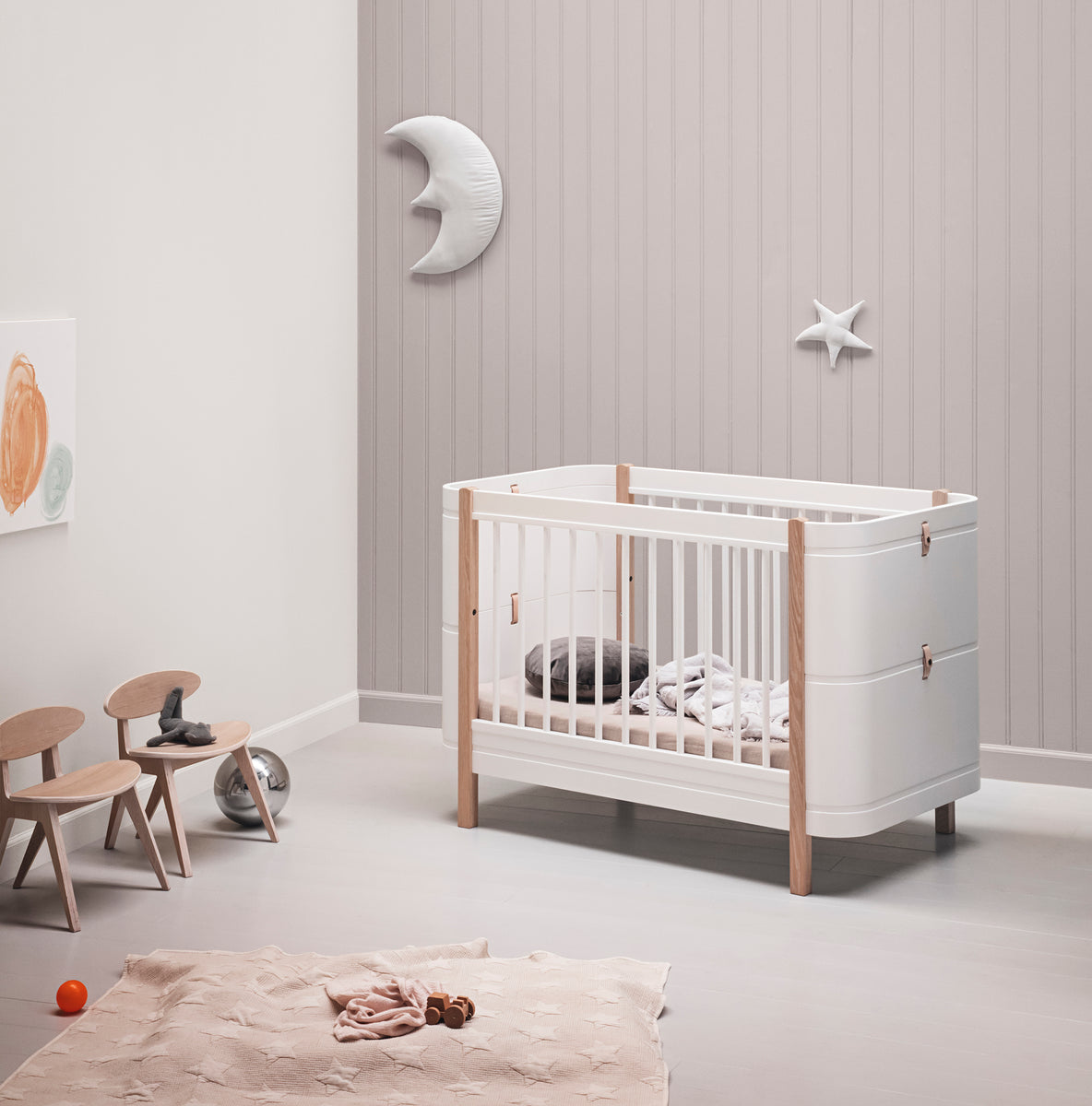 Oliver Furniture Wood Collection Mini Basic Cot Bed 0 9Yrs White Oak