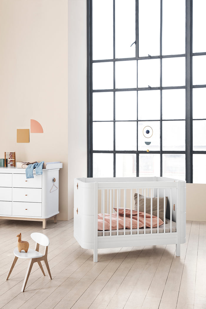 Oliver Furniture - Wood Collection - Mini+ Basic Cot Bed 0-9Yrs - White
